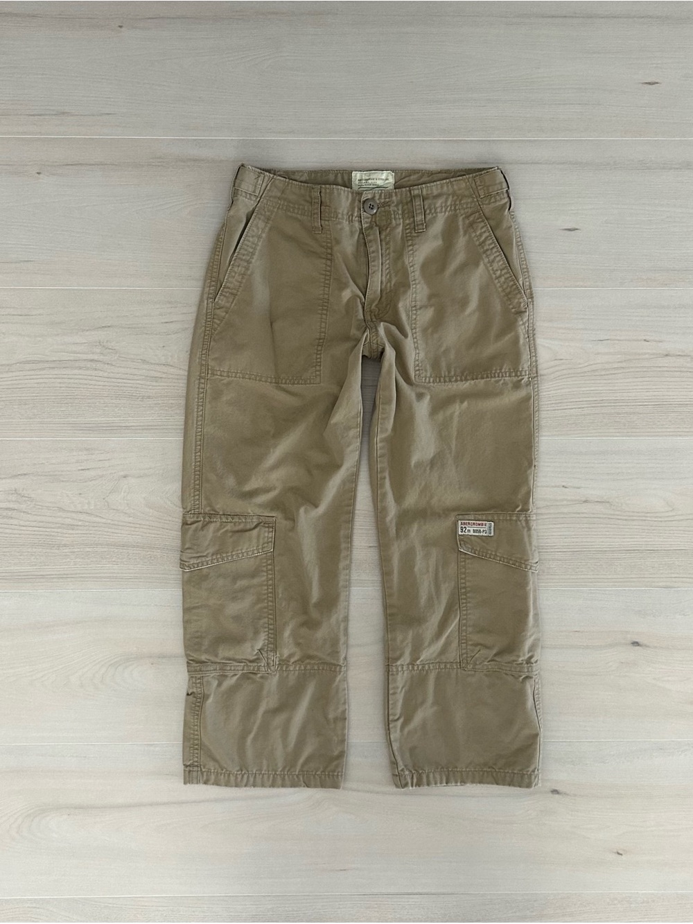 tan abercrombie and fitch cargo capris